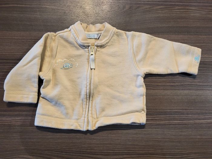 Gilet zippés taille 6 mois