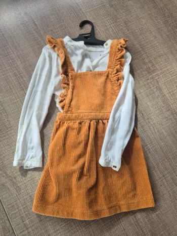 Ensemble Vertbaudet Kiabi grand 4 ans en très bon état