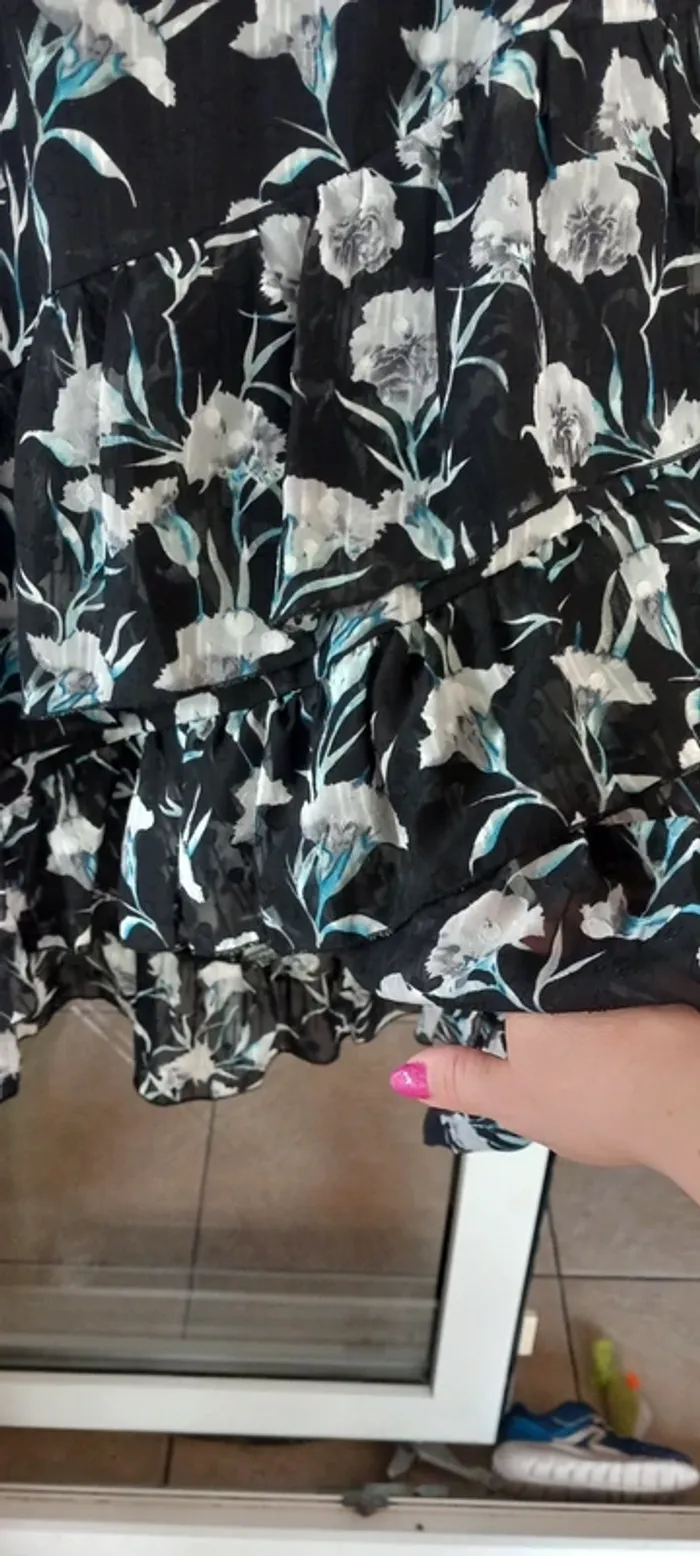 Belle robe à volants - photo numéro 2