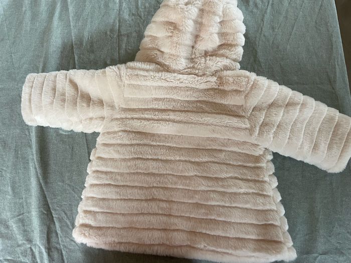 Manteau fourrure élégant beige - photo numéro 3