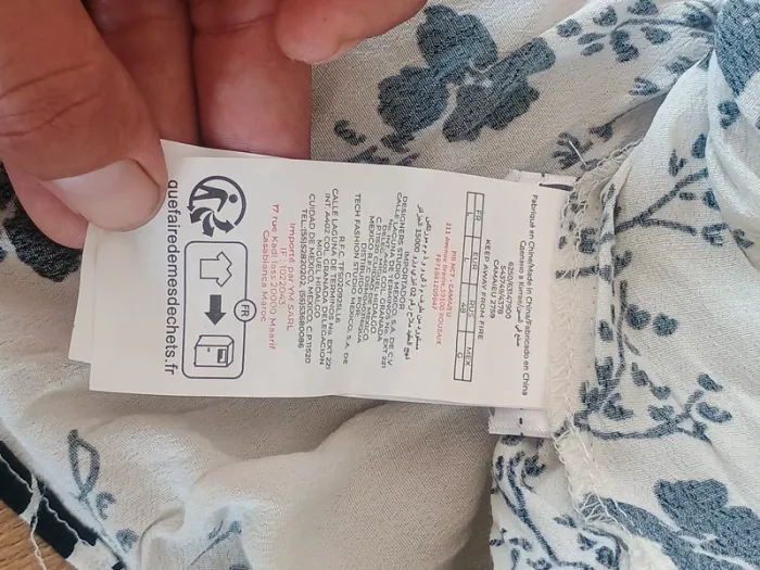 Blouse blanche à fleurs bleu marine Camaïeu – T42 - photo numéro 3