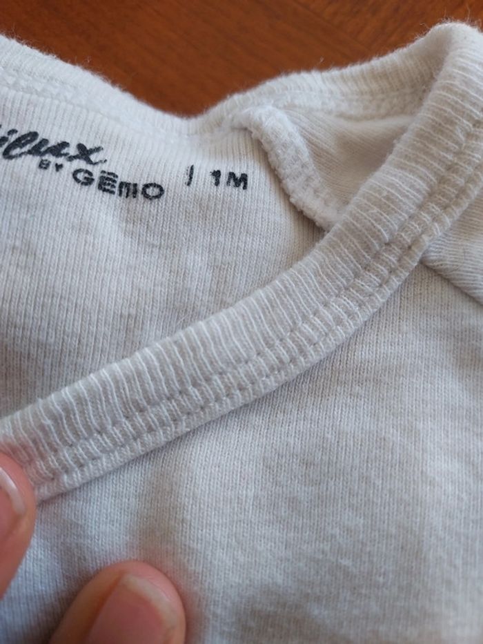 Lot bodies bébé 1 mois - photo numéro 5