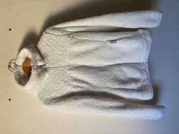 veste polaire à capuche
