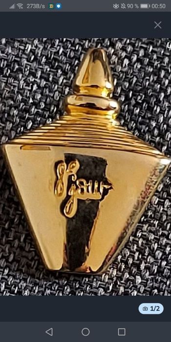 Broche dorée neuve 8 ème jour