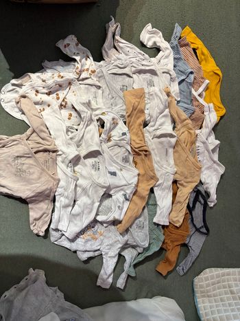 Lot bodys bébé