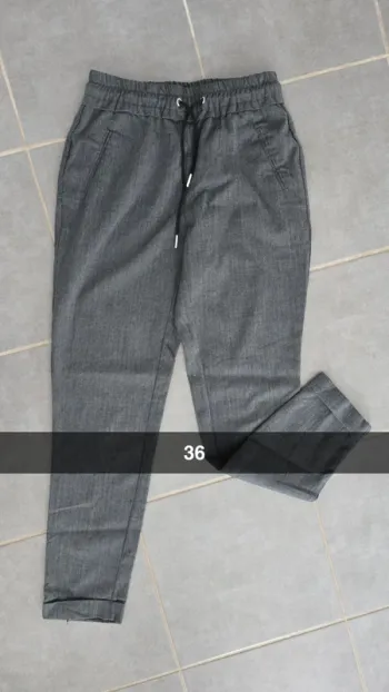 Pantalon chino gris