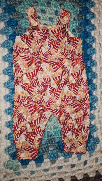 Superbe salopette bébé 3 à 6 mois