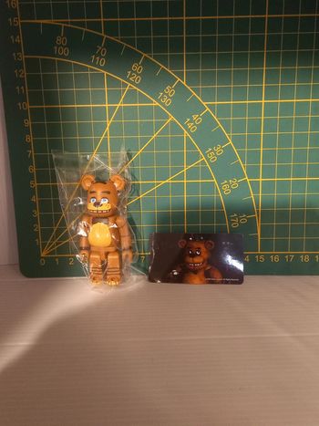Bearbrick five nights at freddy noeud