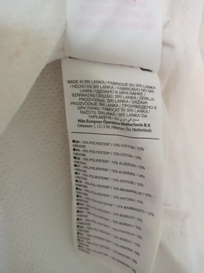 Tee shirt Nike avec capuche 13-15 ans - photo numéro 4