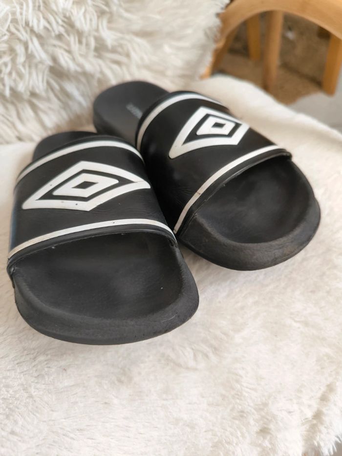 Tong claquettes umbro - photo numéro 3