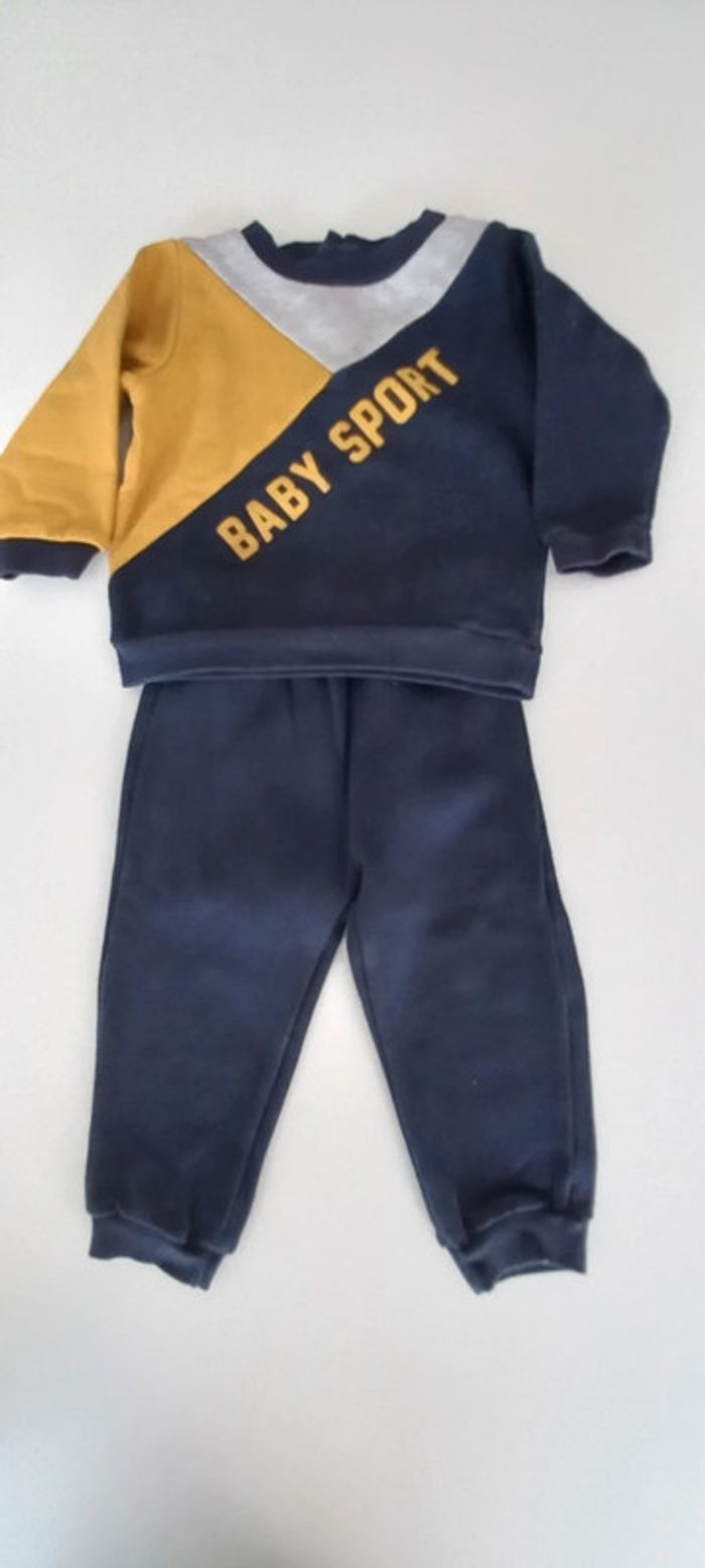 Jogging bébé garçon moutarde et marine