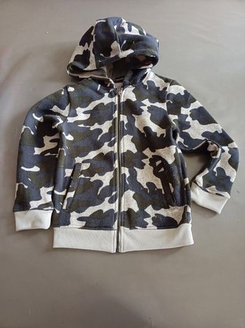 Gilet à capuche