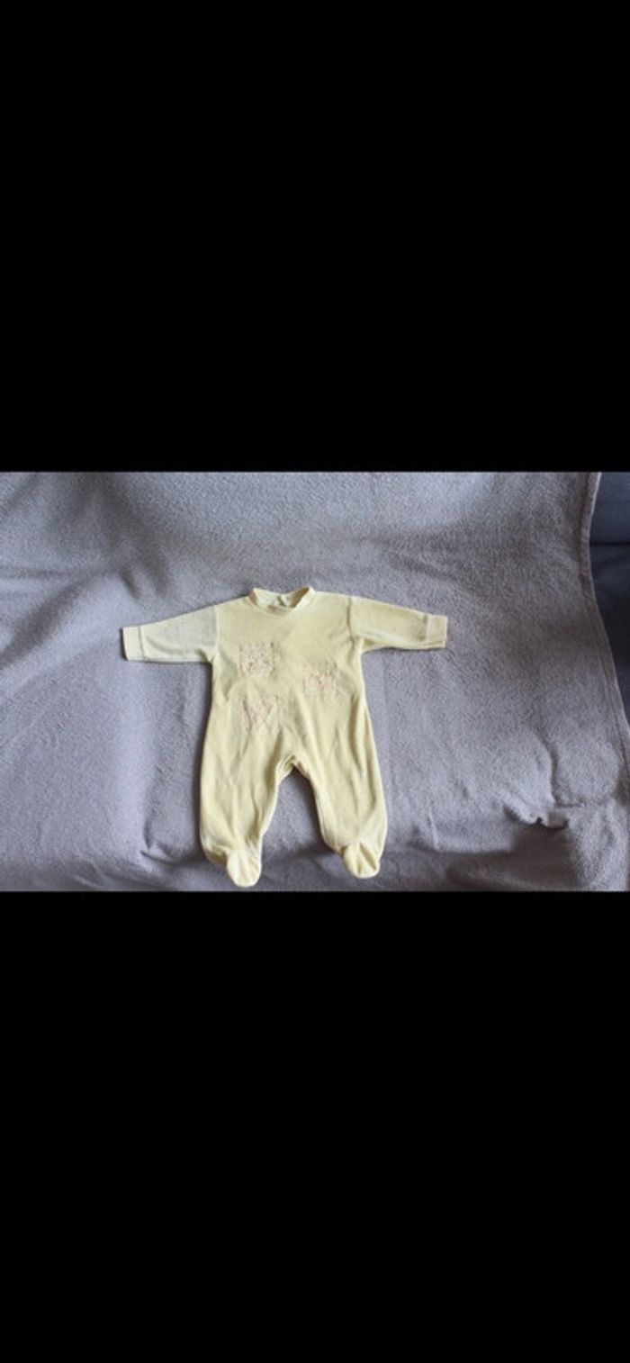 Pyjama 1 mois - photo numéro 2