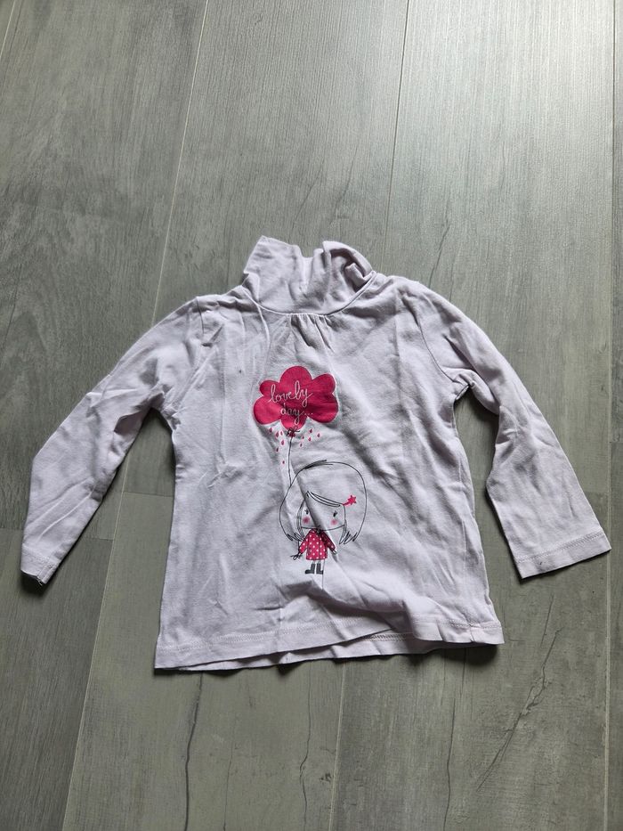 Lot hauts manches longues et 1 jean