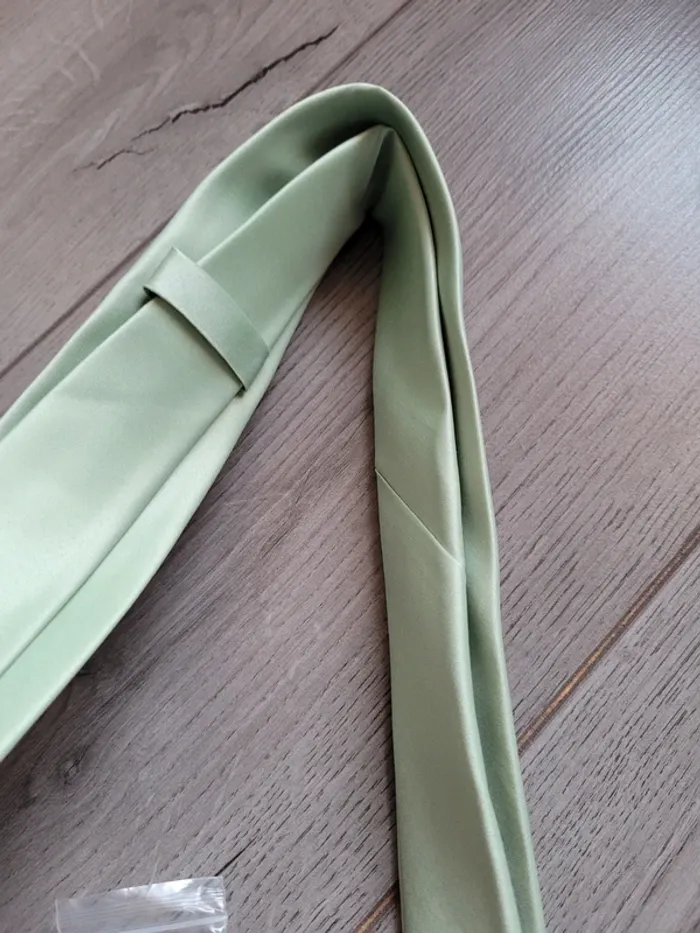 Cravate enfant + boutons neuf - photo numéro 4