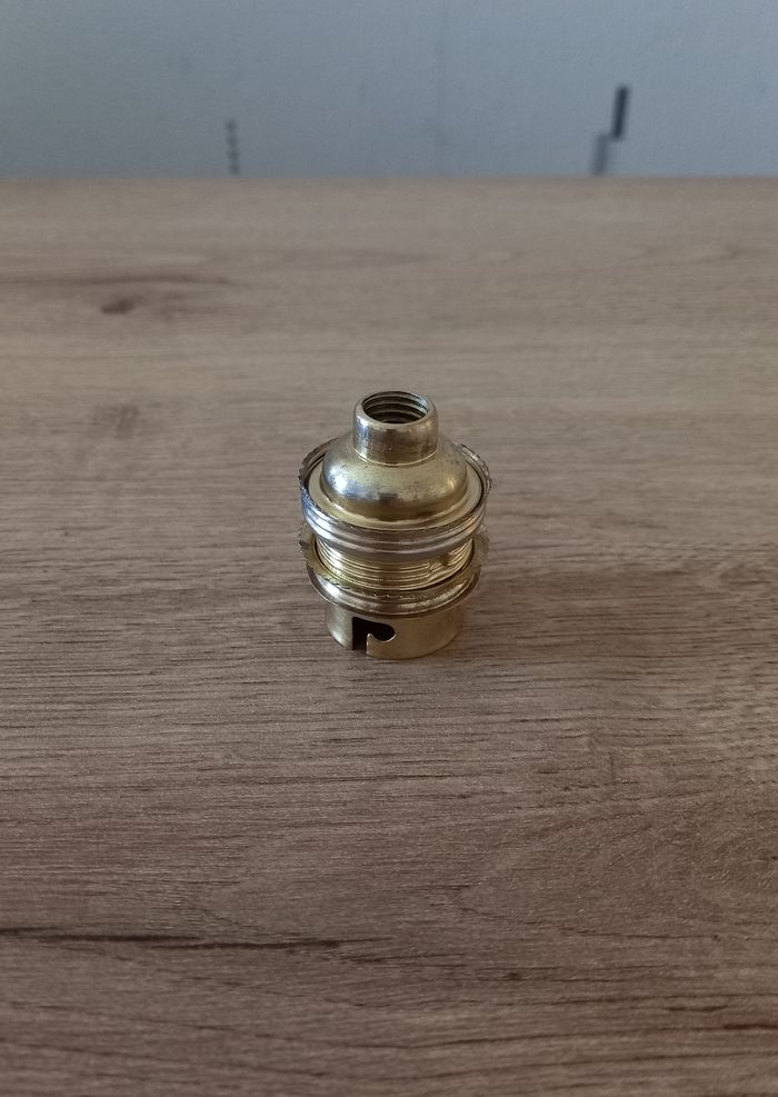 Douille B22 ancienne en acier laitonné et céramique +bague Abat-jour.