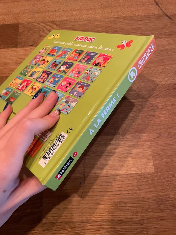 Livre cartonné Nathan Mes Kididoc à jouer à la ferme - photo numéro 3