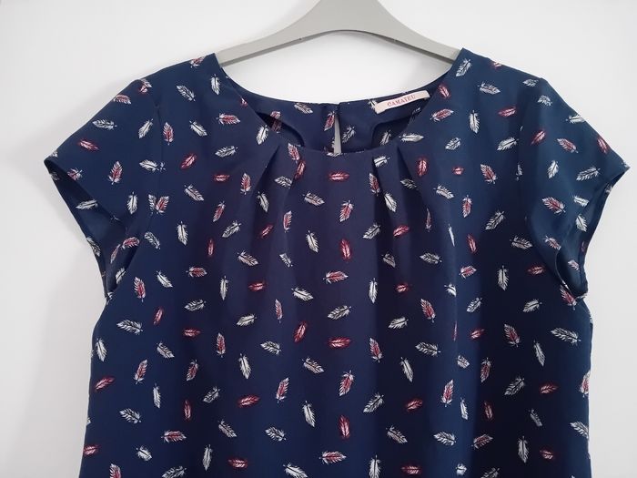 Petit haut bleu à motifs - photo numéro 2