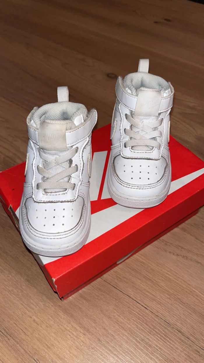 Basket montante Nike - photo numéro 2
