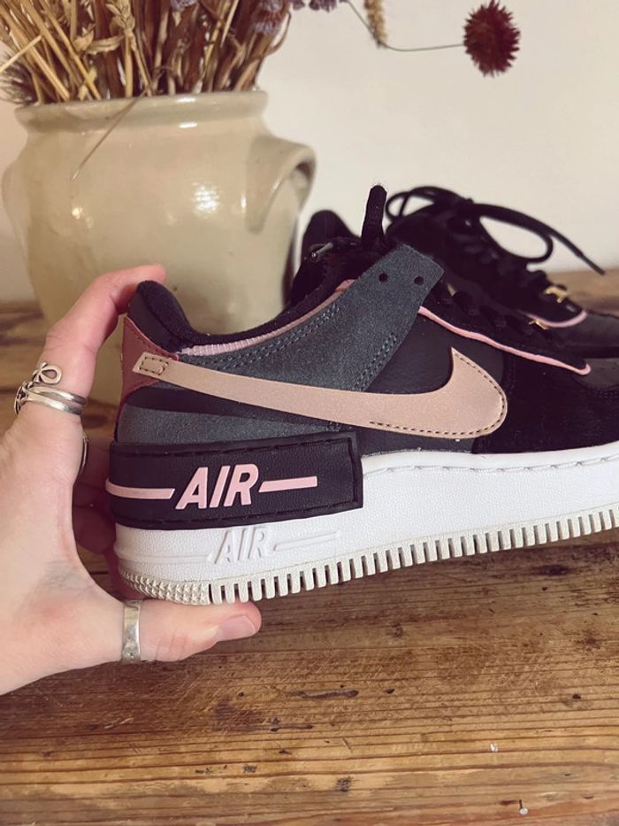 Baskets Nike air force 1 noires et multicolore 37,5 - photo numéro 3