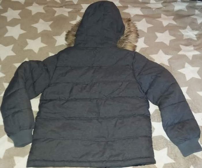 Blouson kiabi 12 ans Gris/bleu marine 
Tres bon état car très peu mis - photo numéro 3
