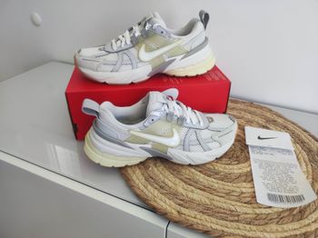 Baskets Nike V2K run