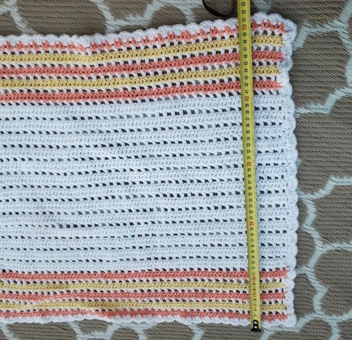 🌴 Plaid couverture fait main corail blanc au crochet - photo numéro 3