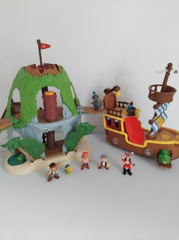 BATEAU PIRATE JACK et ILE JAKE