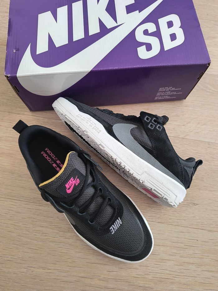 Baskets chaussures Nike SB day one taille 38.5 unisex neuves - photo numéro 10
