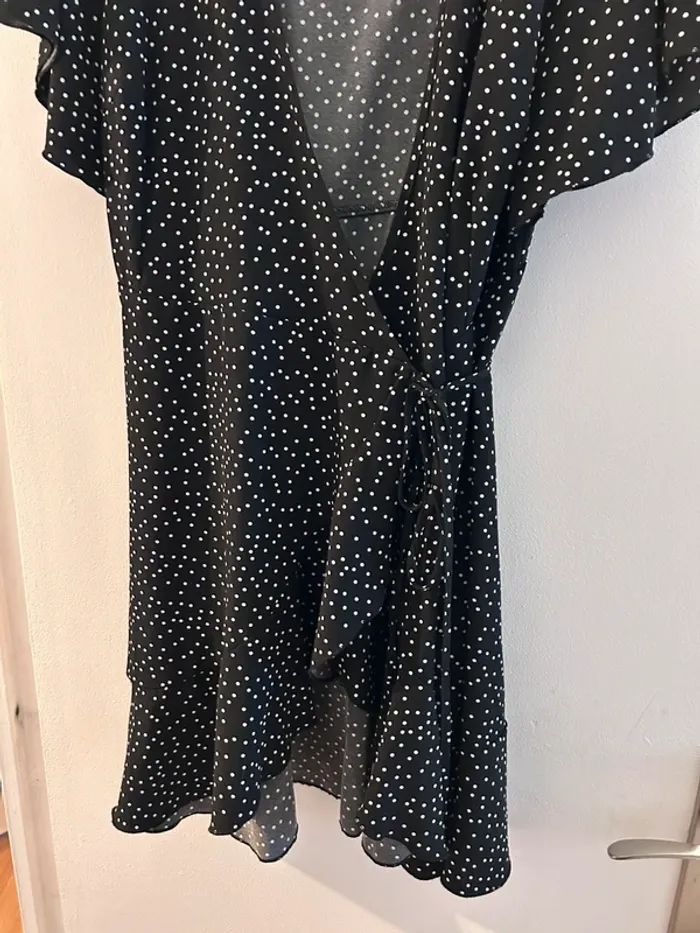 Robe à pois noir courte taille L - photo numéro 3