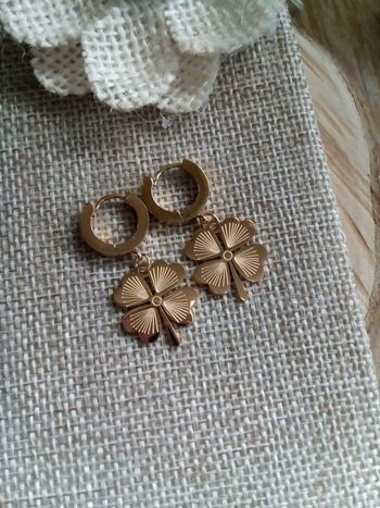 Petites boucles trèfles à quatre feuilles