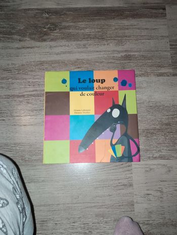Le loup qui voulait changer de couleur