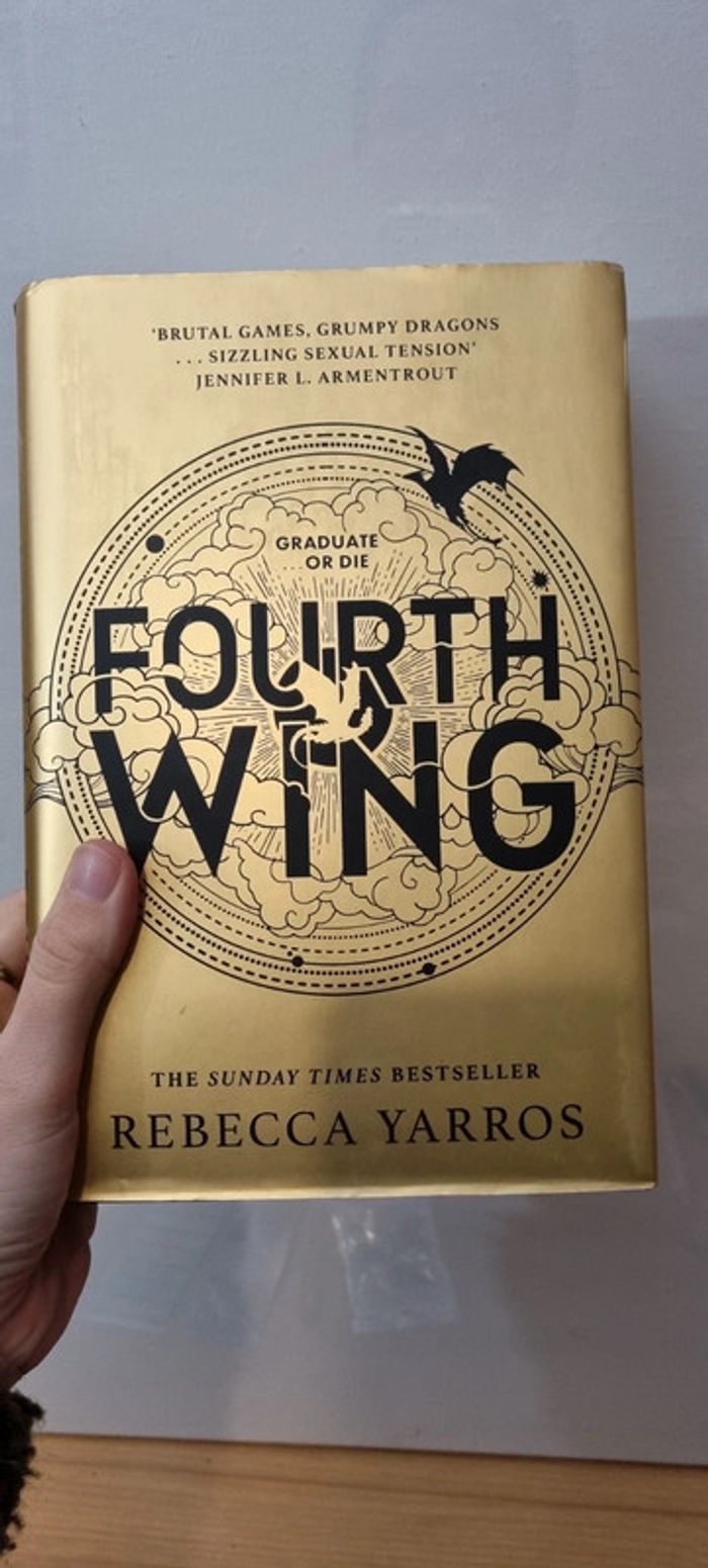 Fourth wing hardcover + Goodies - photo numéro 3