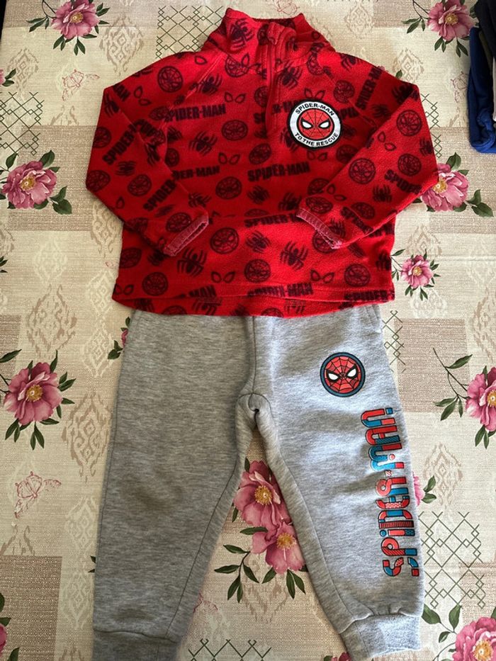 Ensemble spider man