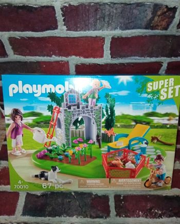 Playmobil super set famille et jardin 70010