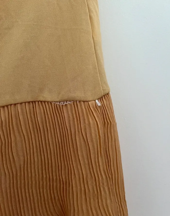 Robe jaune foncée fine bretelles T38/40 très bon état - photo numéro 8
