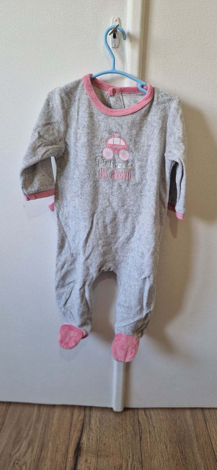 Lot pyjama velours - photo numéro 2