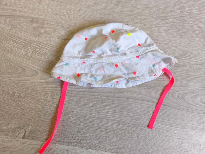 Chapeau bébé fille été blanc et multicolore