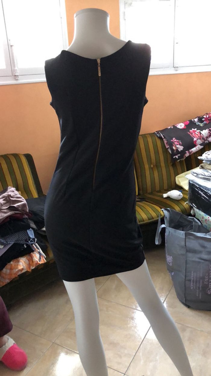 Robe noir - photo numéro 3