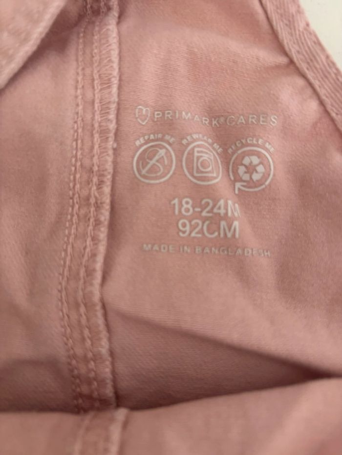 Robe salopette rose Primark - 18/24 mois - Très bon état - photo numéro 3