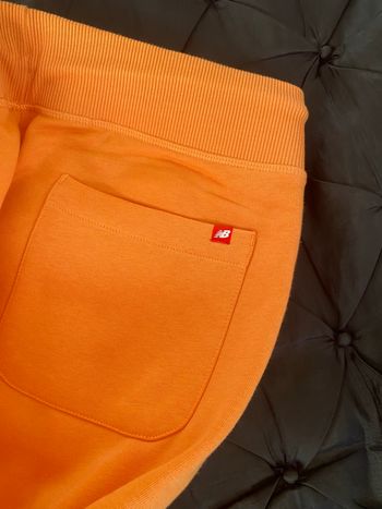 Pantalon new balance M neuf avec étiquette authentique