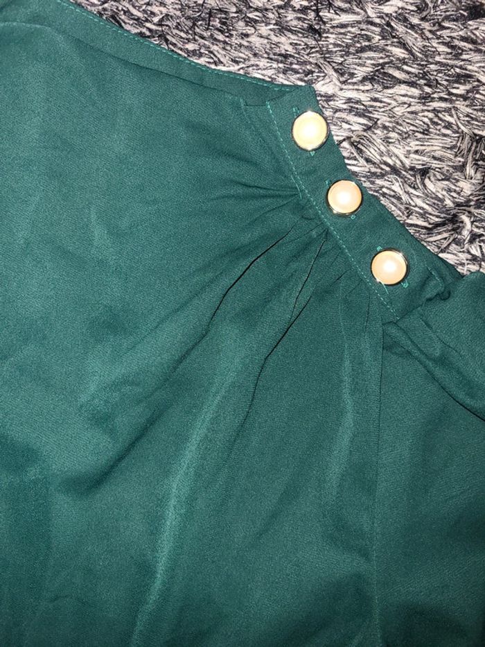 Blouse vert sapin avec bouton perle - photo numéro 3