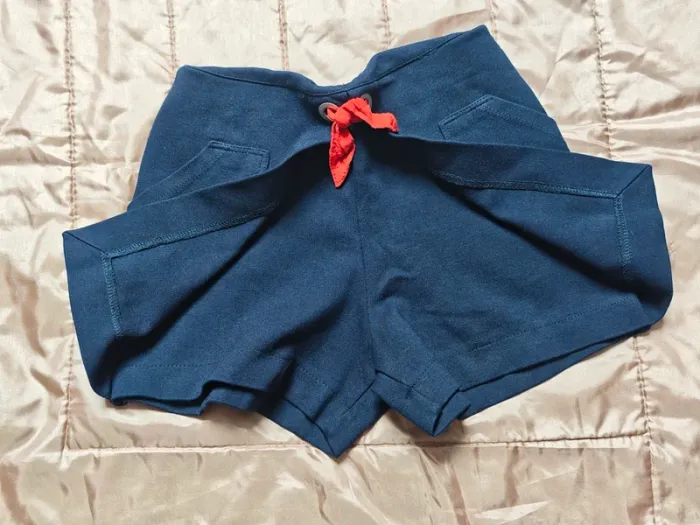 Jupe short 10ans - photo numéro 2