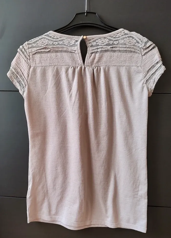 Joli T-Shirt dentelle - photo numéro 2