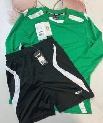 Ensemble de sport - neuf - Hummel - Taille 12 ans 