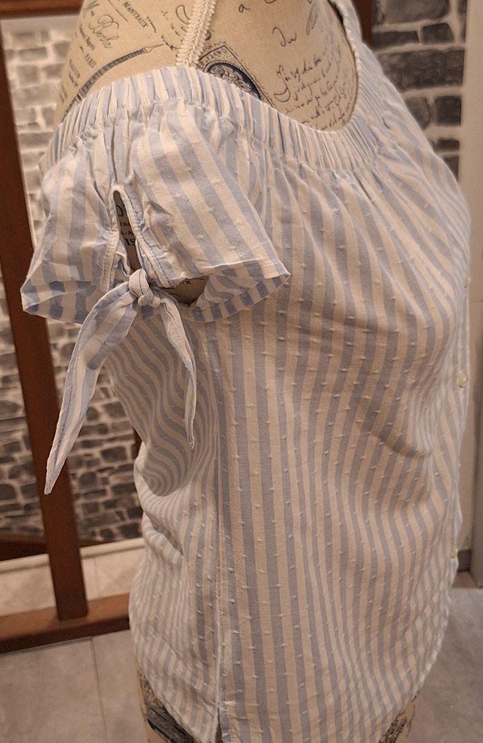 Blouse boutonnée rayée blanche et bleu ciel - photo numéro 3