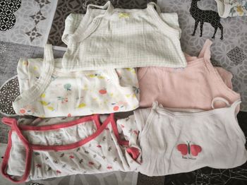 Lot de 5 bodys 