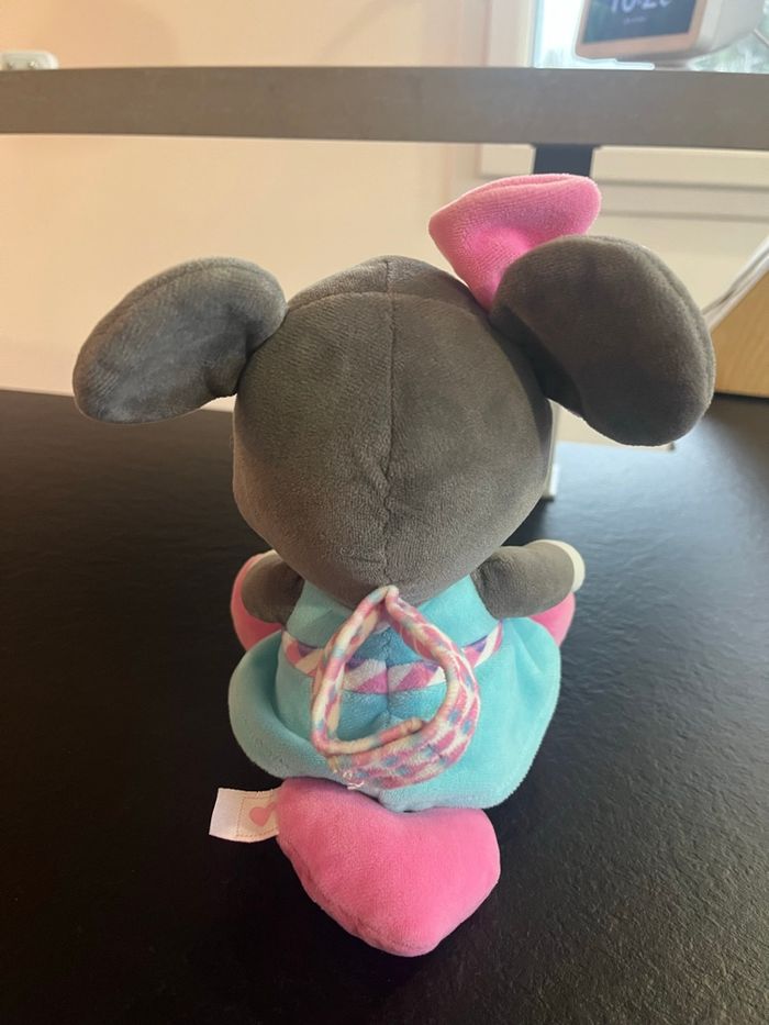 Peluche musicale Minnie – 22 cm assise - photo numéro 2