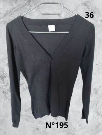 N°195 Pull noir T36. Camaïeu.