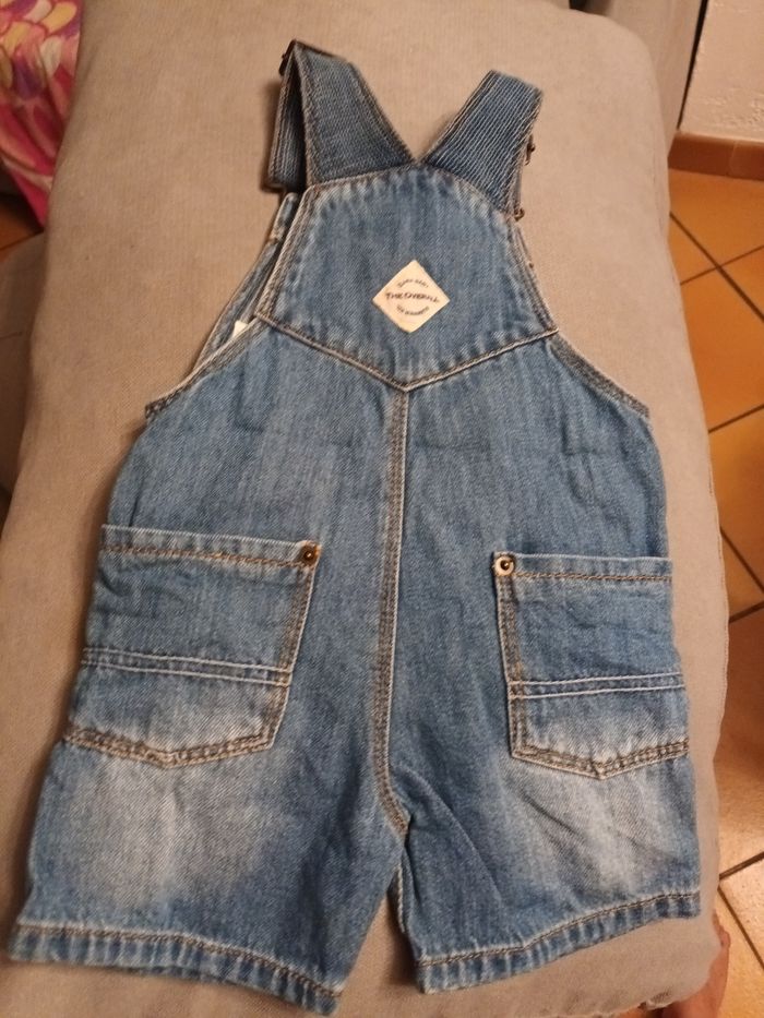 Belle salopette Zara 6/ 9 mois 74 cm en jeans neuve - photo numéro 2